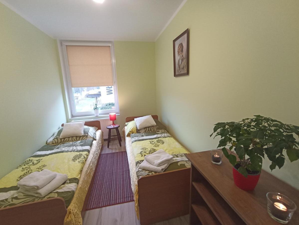 Appartement Apartament Idylla à Kudowa-Zdrój Extérieur photo